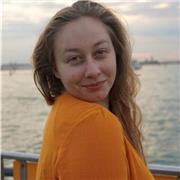 Docente di arti visive impartisce lezioni personalizzate al fine di sviluppare un progetto artistico professionale